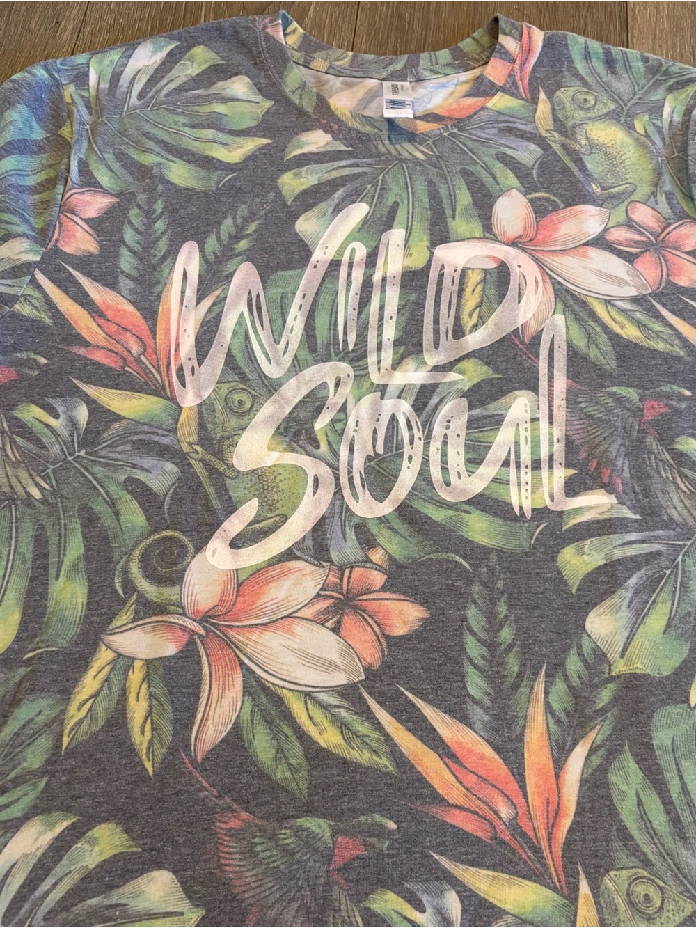 Wild Soul Tropical Print T-Shirt - Multicolor - NEW - Picture 2 of 8